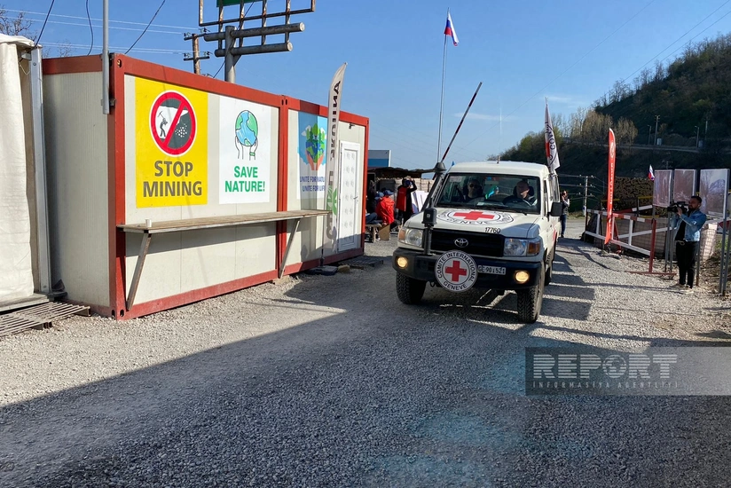 По дороге Ханкенди-Лачын беспрепятственно проехали автомобили МККК