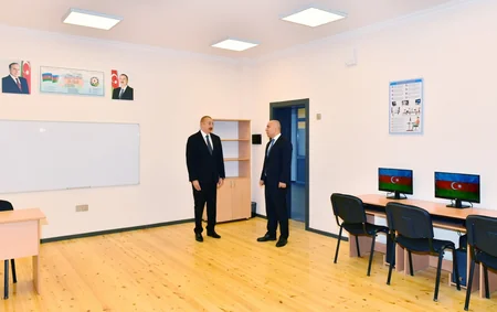 Azərbaycan Prezidenti Binəqədidə yeni inşa olunan məktəbin açılışında iştirak edib