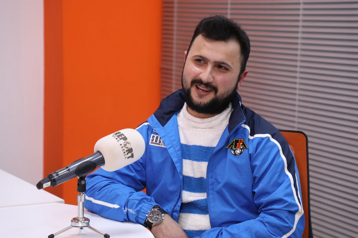 Azərbaycanlı bloqqer: Məşqçi valideynə dedi ki, gəl mənim yerimə keç