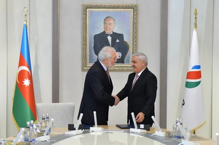 SOCAR и TEKFEN подписали меморандум о взаимопонимании по строительству нового карбамидного завода
