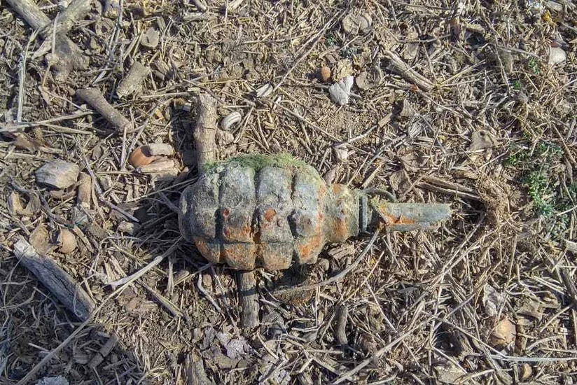 Qazaxda su kanalında əl qumbarası tapıldı