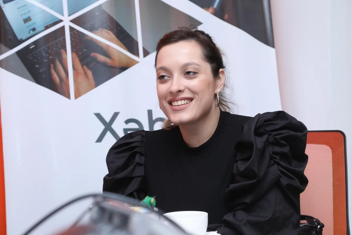 Baş redaktor: “Xəbər ardınca qaçarkən maraqlı hekayələr axtarmağı unuduruq”