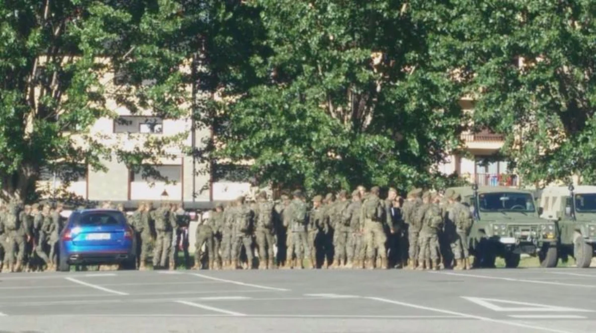 Spain deploys troops on Catalan border