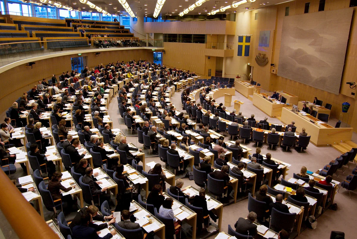 Парламент Швеции призвал прекратить импорт нефти и газа из России