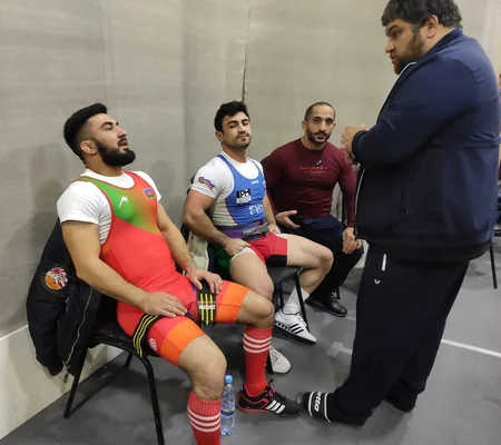 Azərbaycan idmançıları Moskvada dünya rekordunu qıraraq çempion oldular