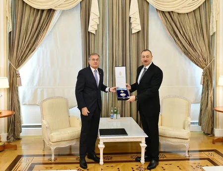 Nebojsa Rodic presents Serbia's highest state order to President Ilham Aliyev - UPDATED
