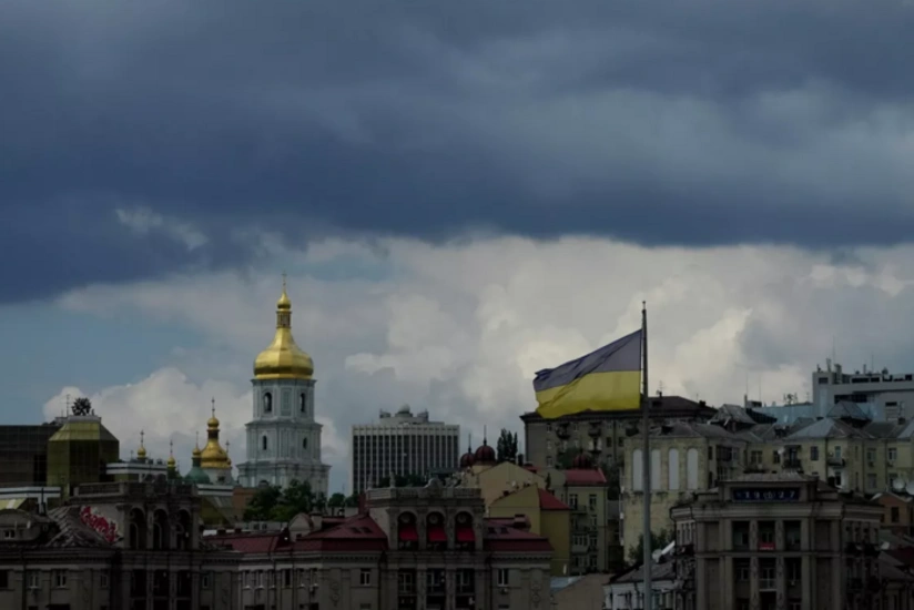 На всей территории Украины объявили воздушную тревогу из-за ракетных ударов