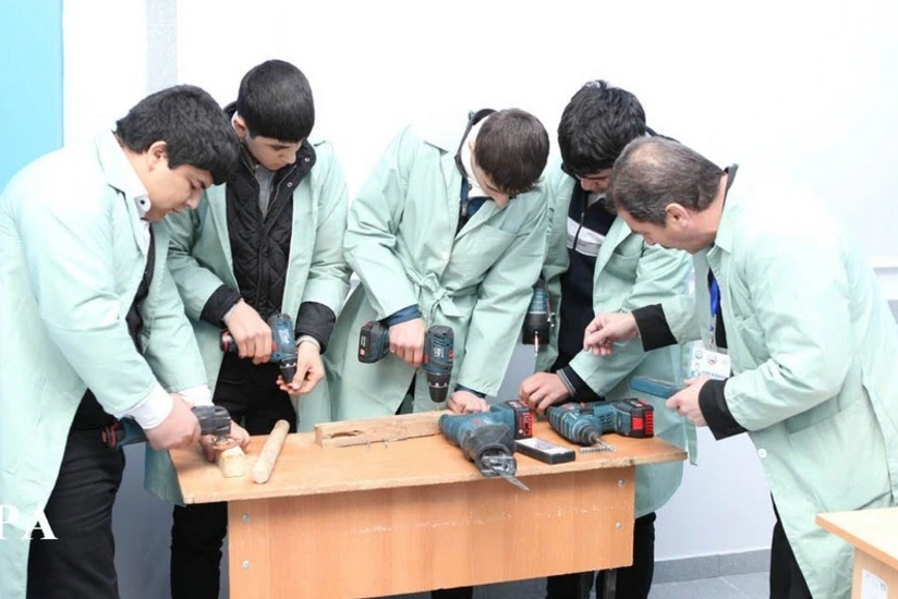 Nazir: Bəziləri peşə məktəblərinə təqaüd almaq üçün gəlməyə çalışır