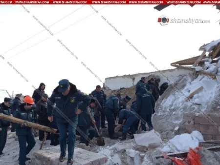 Ermənistanda ərzaq dükanında partlayış olub, azı 2 nəfər ölüb