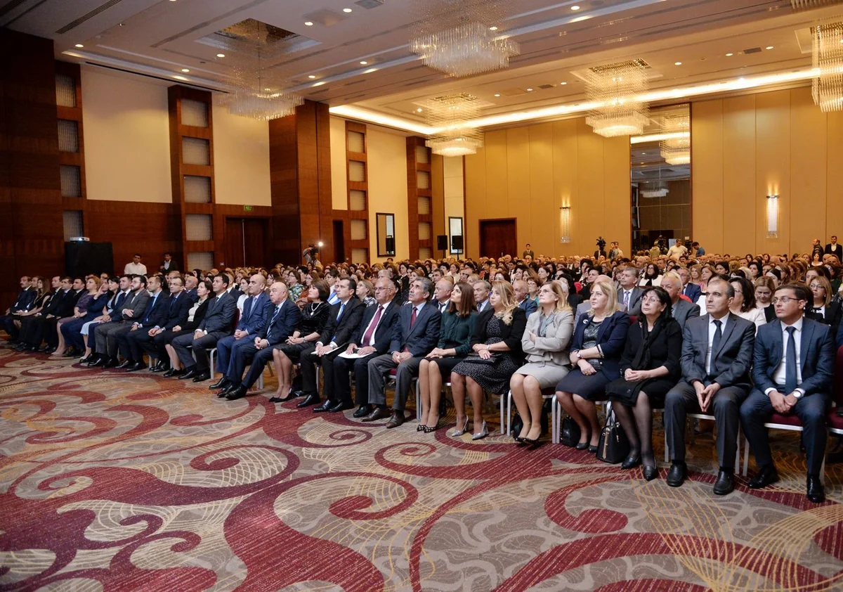 “Bakı təhsili: uğurlar və hədəflər” mövzusunda konfrans keçirilib