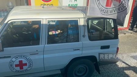 ICRC vehicles move freely on Khankandi-Lachin road