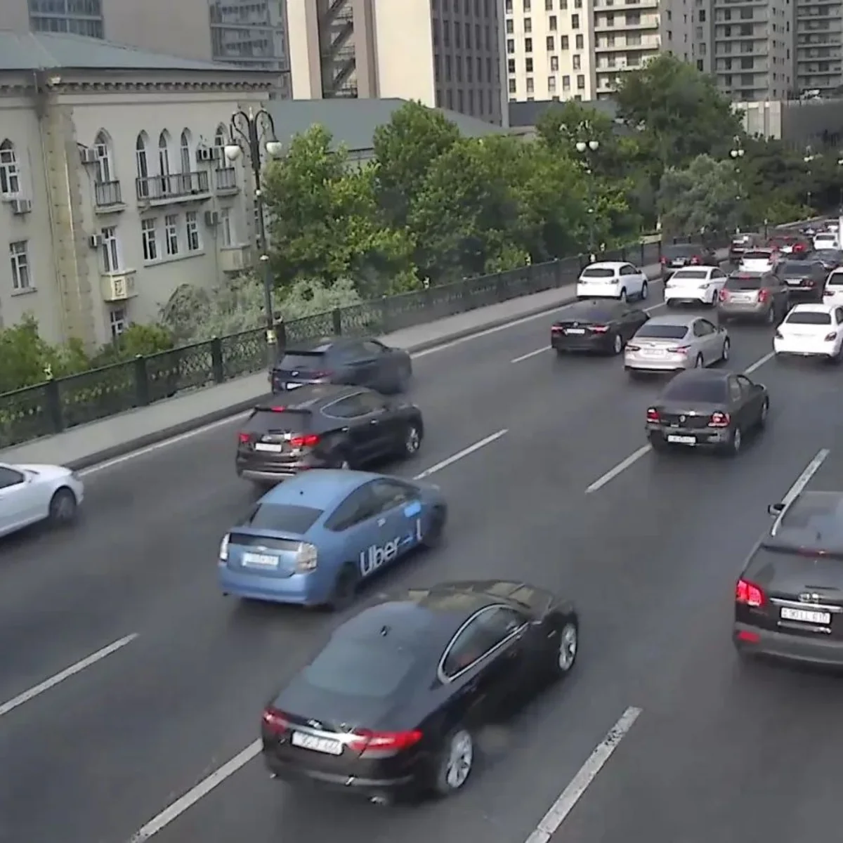 Bakının bir sıra yollarında tıxac yaranıb