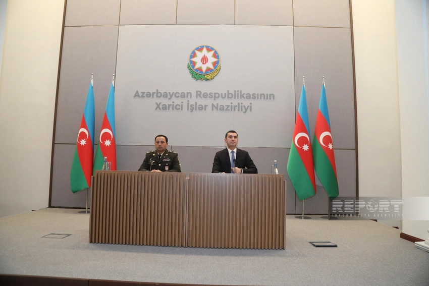 Azərbaycan XİN və Müdafiə Nazirliyi diplomatlar üçün brifinq keçirib - YENİLƏNİB