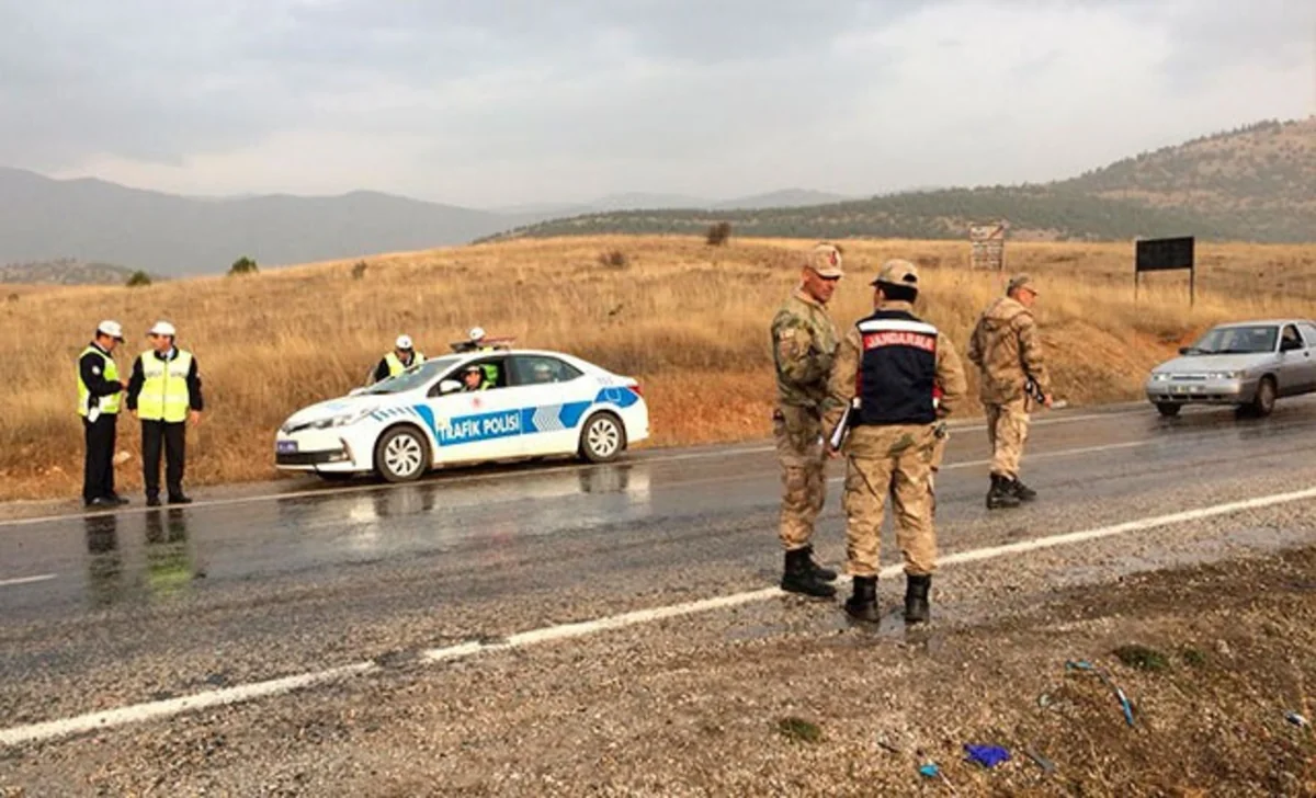 В Турции перевернулся автобус, 7 человек погибли, много раненых