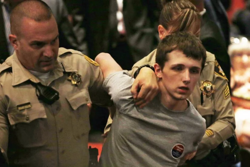 Trampı öldürmək niyyətini etiraf edən britaniyalıya qarşı rəsmi ittiham irəli sürülüb