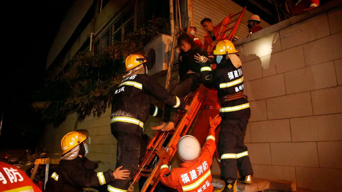 Çində hotelin uçması nəticəsində ölənlərin sayı artıb - FOTO