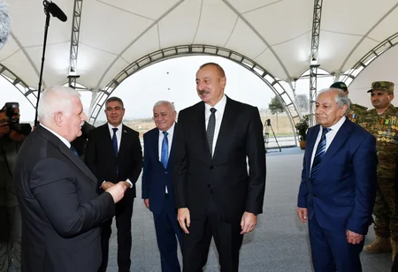 Prezident Füzuli rayon ictimaiyyətinin nümayəndələri ilə görüşüb - TAM MƏTN