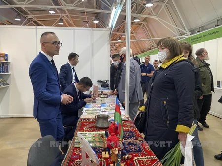 Beynəlxalq kitab yarmarkasında Azərbaycan kitabları da nümayiş olunur