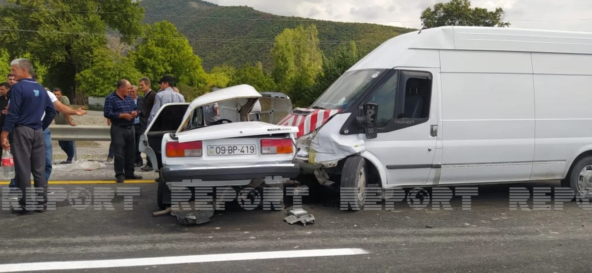 В Огузе столкнулись два автомобиля, есть погибший