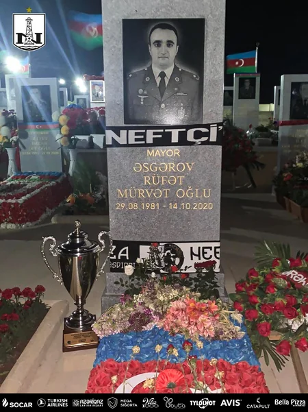Neftçi Çempionluq Kubokunu şəhid azarkeşlərinin məzarına apardı