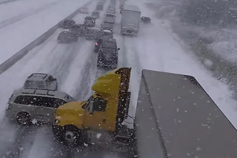 Kanadada 70-dən çox avtomobil qəzaya uğrayıb, xəsarət alanlar var