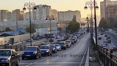 Bakıda avtomobillər toqquşub,  tıxac yaranıb