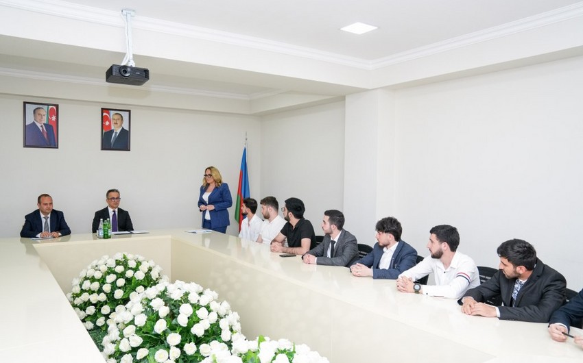  Ramin Məmmədov Dini Komitənin könüllüləri ilə görüşüb