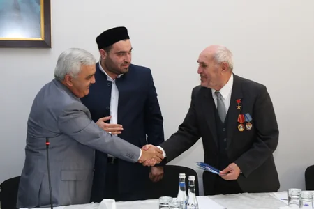 ​Deputatlığa namizəd Rövnəq Abdullayev Bakının Keşlə qəsəbəsində seçicilərlə görüşüb