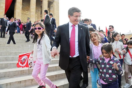 Türkiyə prezidenti ölkə rəhbərliyini bir günlüyə məktəbliyə verib