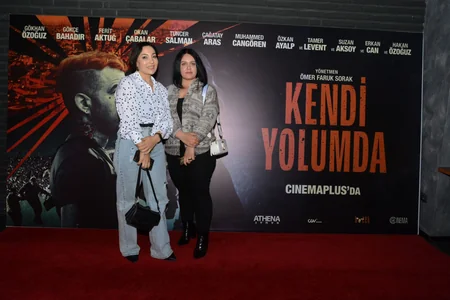 В CinemaPlus для представителей СМИ прошел показ музыкальной комедии Kendi Yolumda