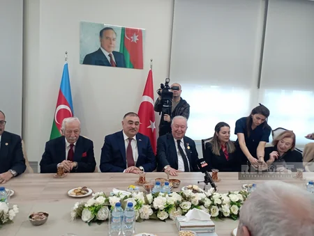 Türkiyədə vəqf sədrinə “Heydər Əliyevin 100 illiyi” yubiley medalı təqdim olunub