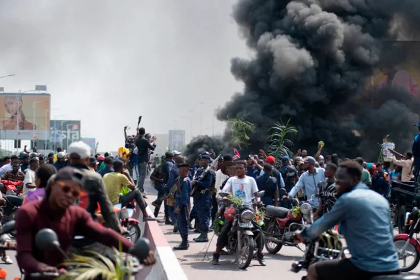 В столице ДР Конго демонстранты атаковали здание миссии ООН