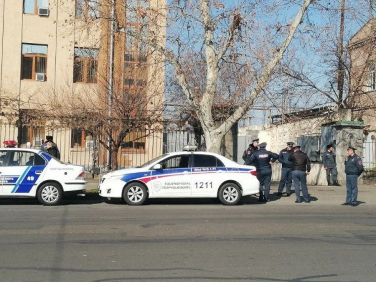 Yerevanda məhkəmə binasının həyətində etiraz aksiyası keçirilib
