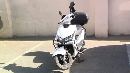Bakıda Toyota Prado və moped qaçıran şəxslər saxlanılıb - VİDEO