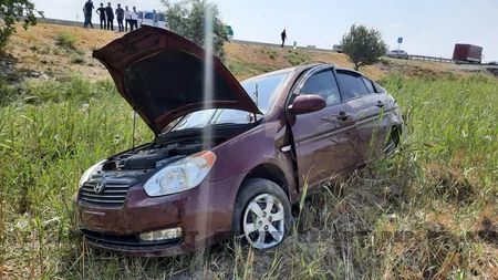 Kürdəmirdə avtomobil aşıb, 3 nəfər xəsarət alıb