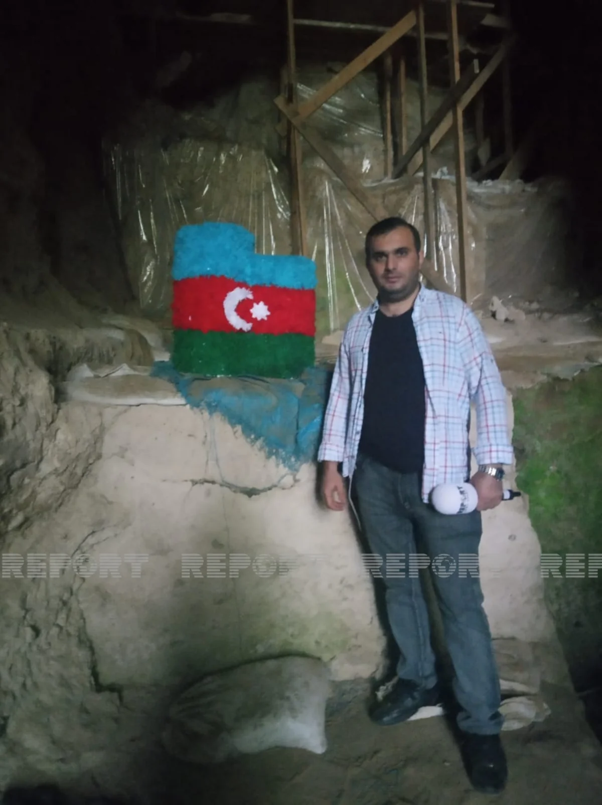 Журналисты побывали в Азыхской пещере