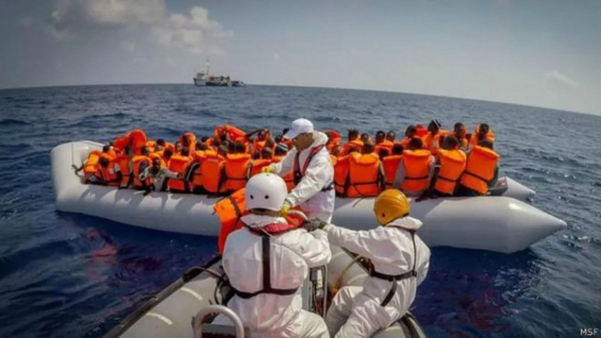 Liviya sahilində miqrant qayığı çevrilib