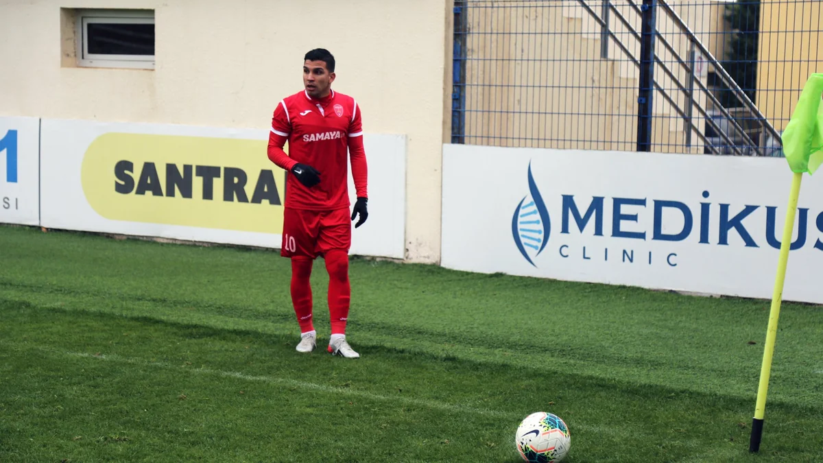 Sezar Meza Kolli: Artıq çəkim yoxdur, oynamağa hazıram