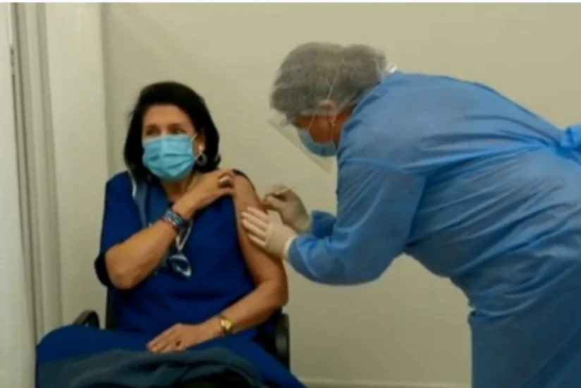 Gürcüstan prezidenti doğum günündə koronavirusa qarşı peyvənd olunub