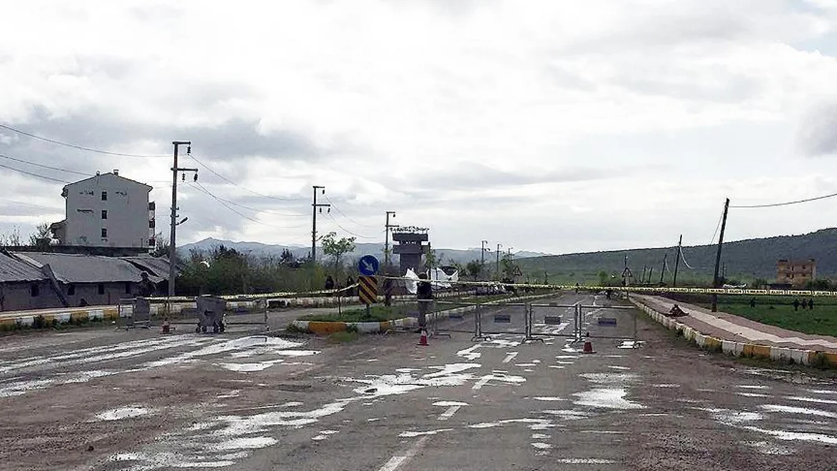 Türkiyədə hərbçilərin keçdiyi yolda partlayış törədilib, 3 əsgər şəhid olub - YENİLƏNİB