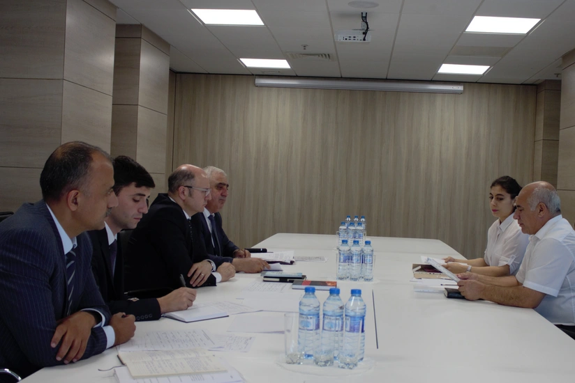 Energetika naziri vətəndaşları qəbul edib