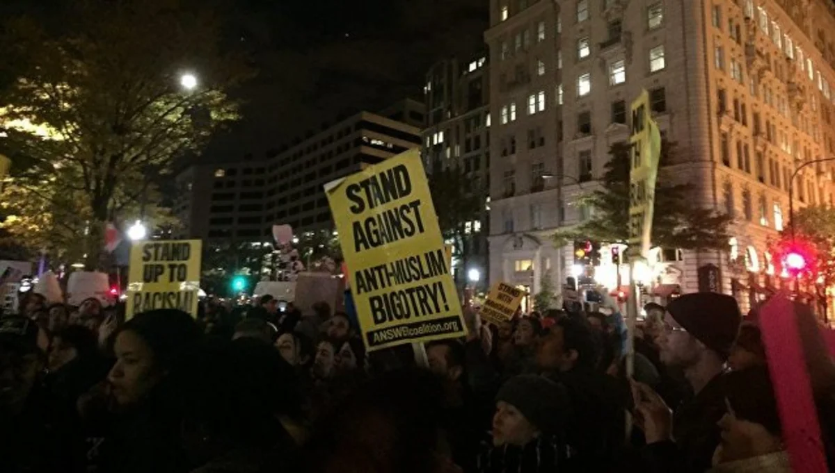 ABŞ-ın paytaxtında Tramp əleyhinə aksiya başlayıb - FOTO