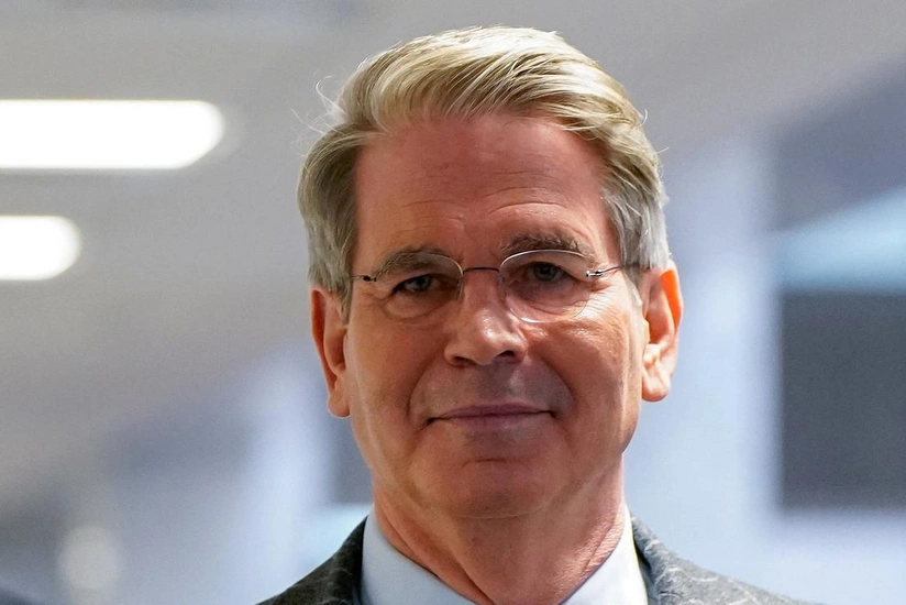 ABŞ Rusiya neftinin alıcılarını “qara siyahı” ya sala bilər