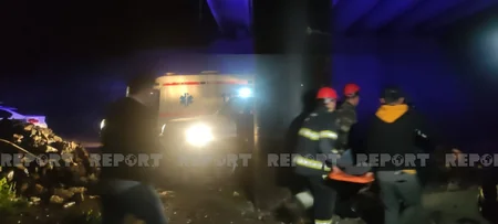 Şəkidə avtomobil çaya aşıb, xəsarət alanlar var