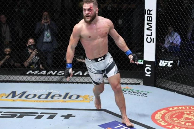 Rafael Fiziyev ABŞ-ın məşhur idmançısını döyüşə çağırıb