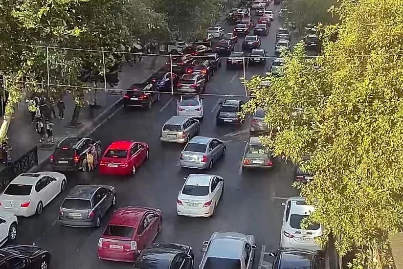 Bakının bir sıra yollarında tıxac yaranıb - YENİLƏNİB