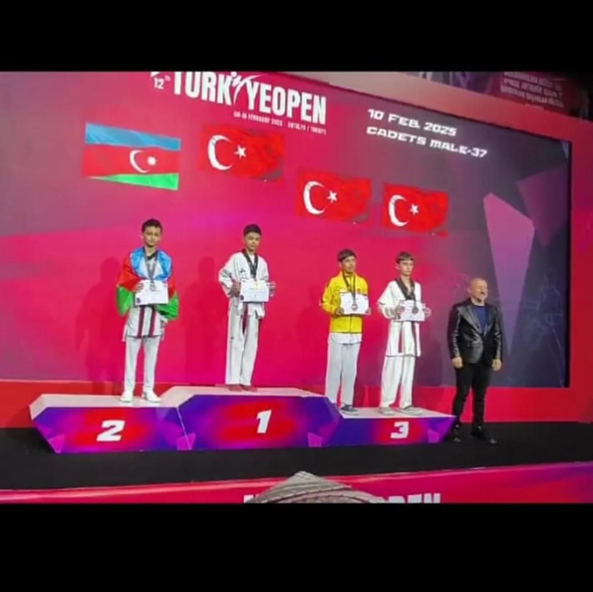 Azerbaijani junior taekwondo fighter grabs silver in Türkiye