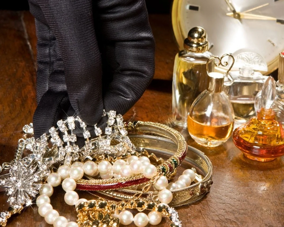 Bakıda bir neçə evdən oğurluq edən şəxs saxlanılıb