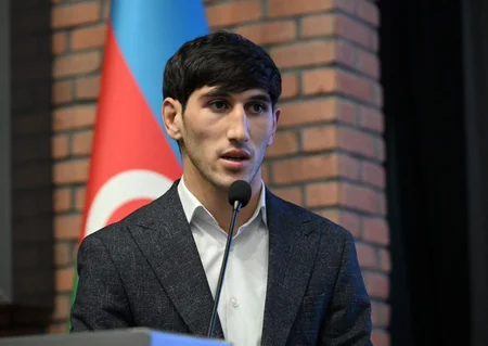 Fərid Qayıbov beynəlxalq yarışlarda uğurlu çıxış etmiş idmançılarla görüşüb