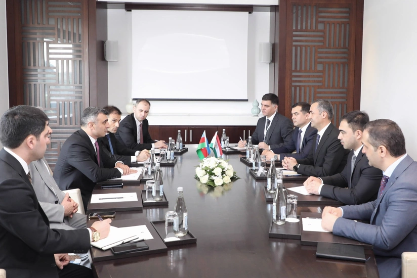 Azerbaijan, Tajikistan eye strengthening banking relations